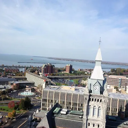 Ramada By Wyndham Buffalo Downtown-3