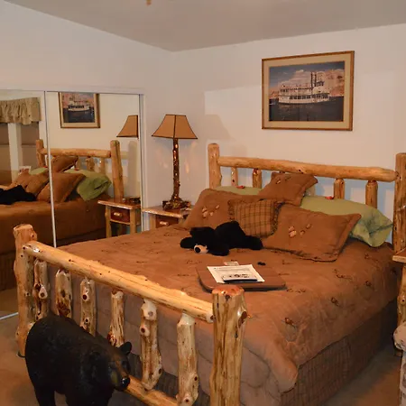 The Bear'S Den B&B-3