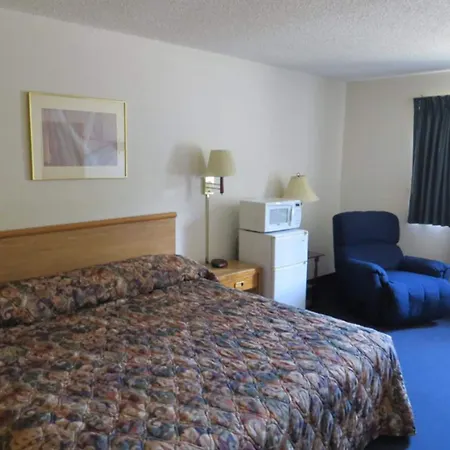 Super 8 By Wyndham Hot Springs-3