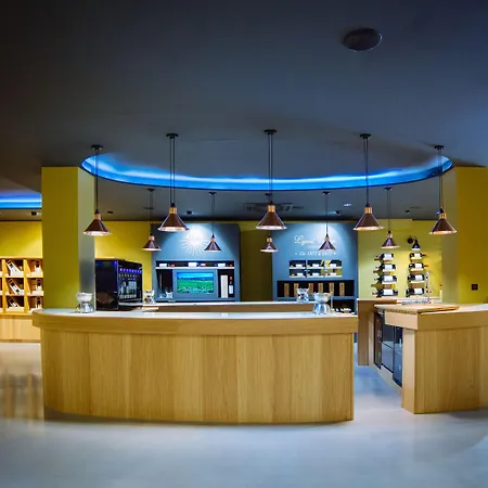 Chateau L'Hospitalet Wine Resort Beach & Spa-3