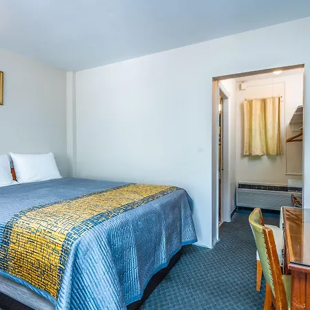Parkway Inn-2