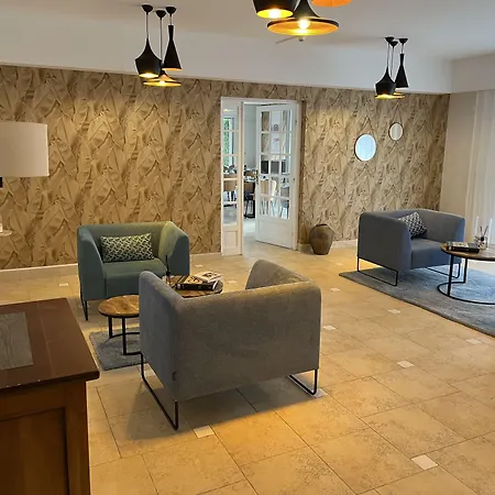 Résidence Carlton - Rénovée avec Piscine-3