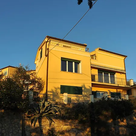 IL golfo artisti e poeti villa thea-2