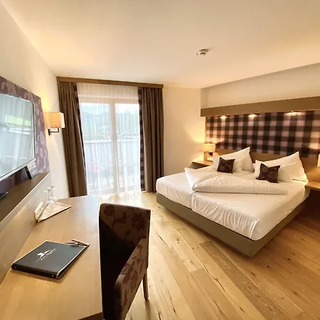 Berghotel Der Koenigsleitner - Adults Only-3