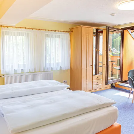 Hotel Elbpromenade-3