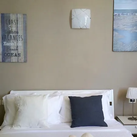 Luna Rooms-2