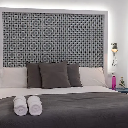 Gomez Rooms-3