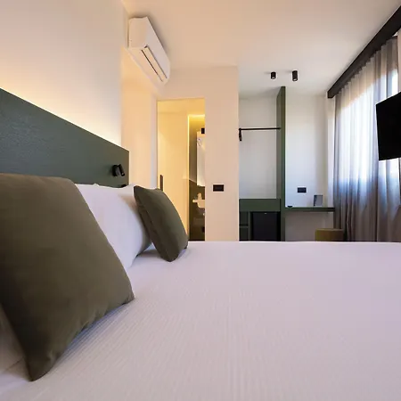 The City Hotel-3