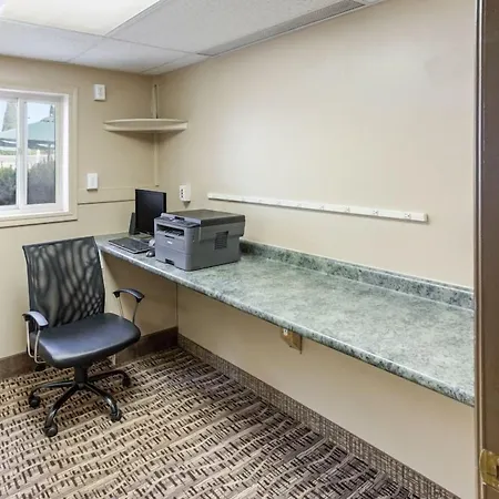 Quality Inn & Suites Plattsburgh-2