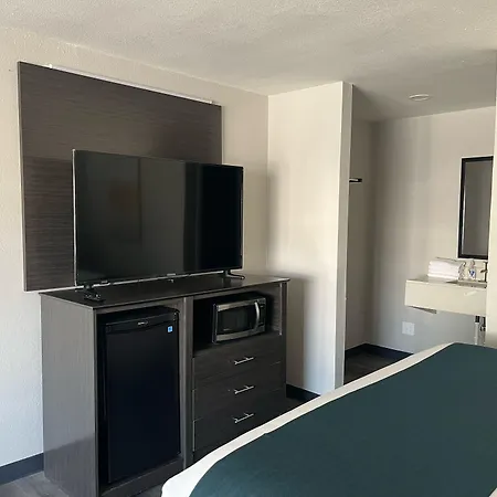 Inn Of Uvalde-2