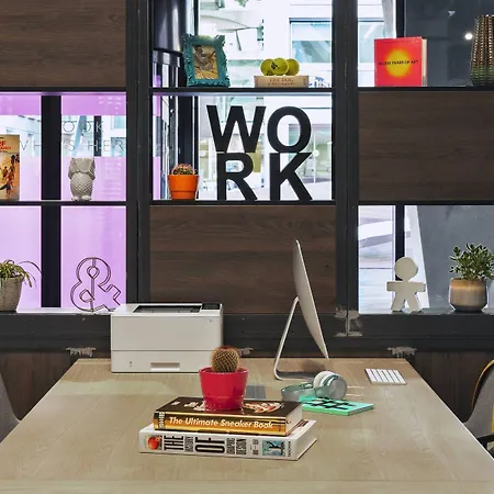 Moxy Lausanne City-2