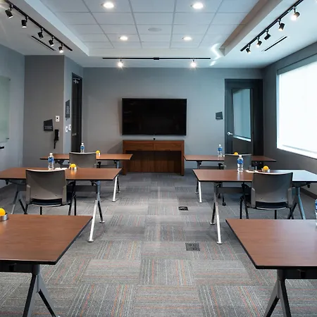 Aloft By Marriott North Kansas City-2