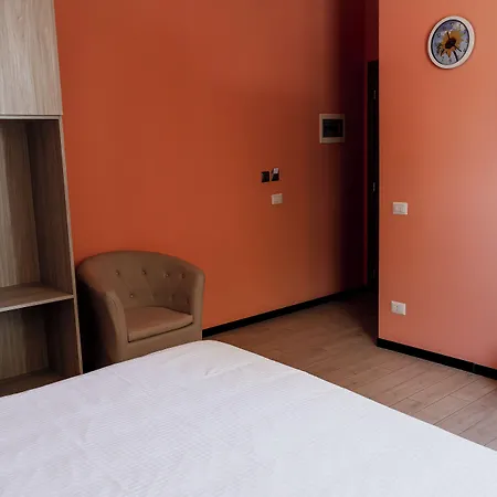 Queen Hotel-3