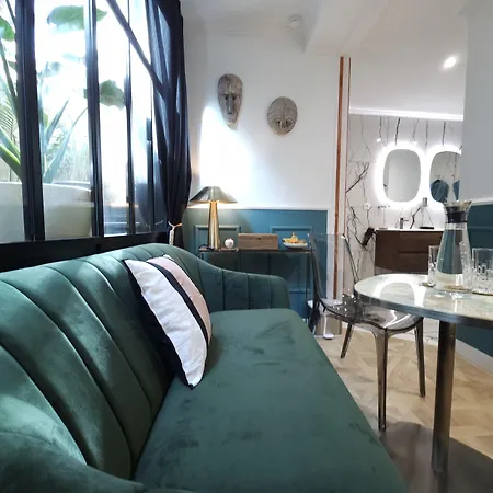 La Belle Endormie B&B French Guest House-2