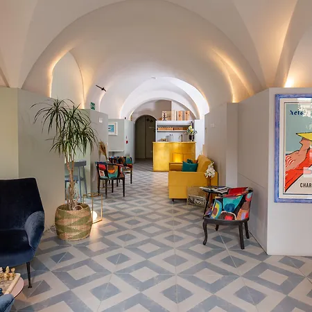 Boutique Hotel De La Ville-2