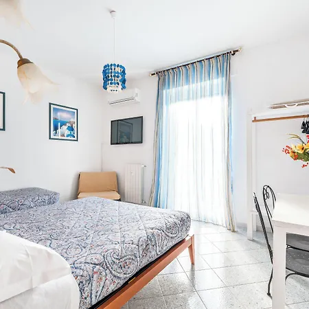 Lia Rooms 2-3