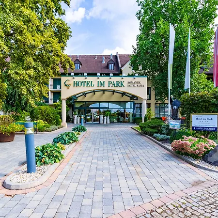 Hotel im Park-2