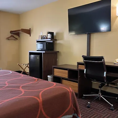 Super 8 By Wyndham Peoria-2