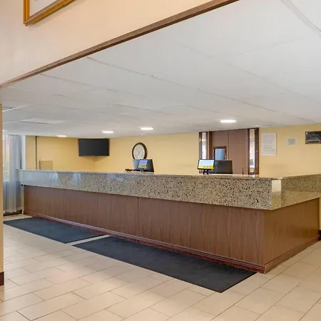 Clarion Hotel & Conference Center Lansing West-3