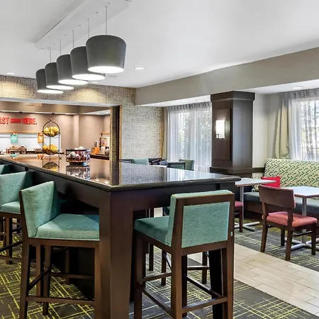Hampton Inn Middletown-2