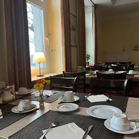 Hotel Kronprinz Garni-2