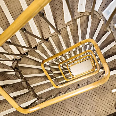 Modern Hotel-2