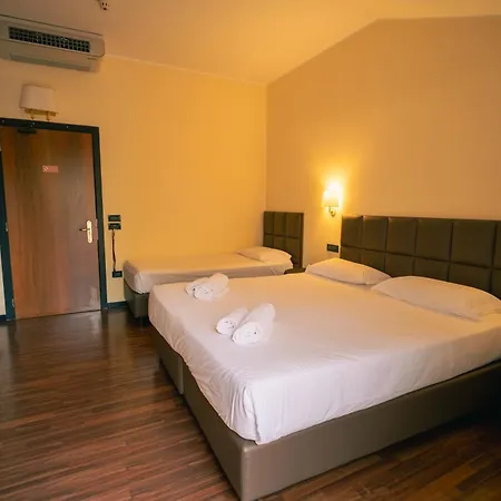 Yachting Hotel Mistral-3