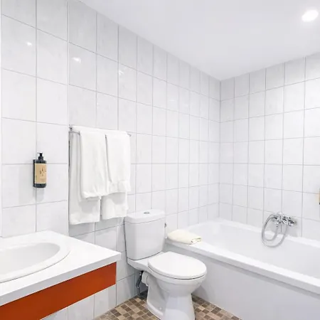 The Originals City, Hotel Colmar Gare-2
