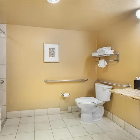 Best Western Plus Garden Court Inn-3