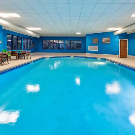 Hampton Inn Traverse City-2