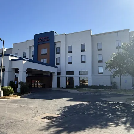 Hampton Inn & Suites Lawton-3