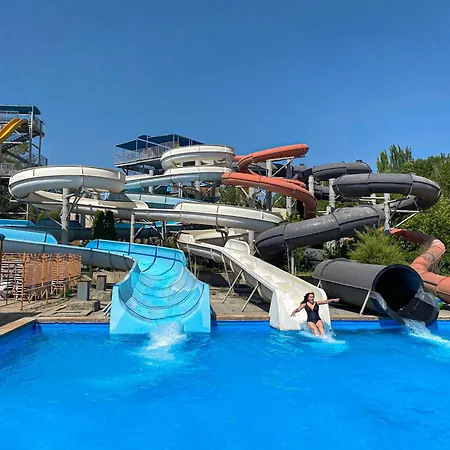 Aquapark Hotel & Villas-3
