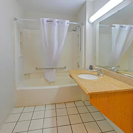 Travelers Inn By Oyo Wichita Falls-2