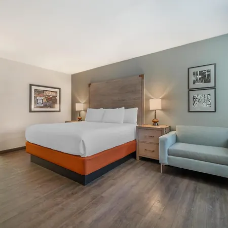 Best Western Plus King'S Inn And Suites-2