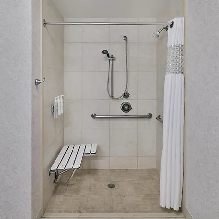 Hampton Inn Vernon-3