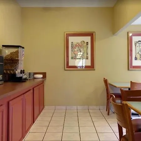 Americas Best Value Inn Yukon-2