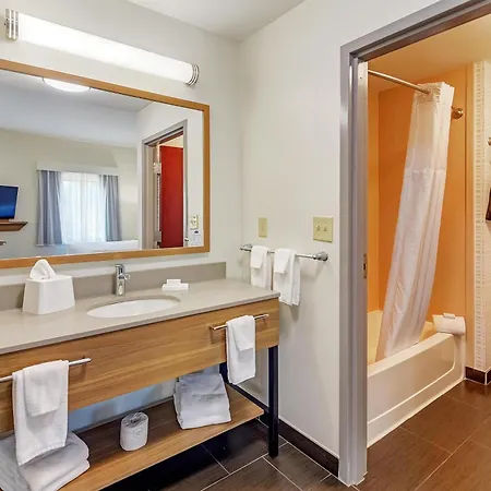 Hampton Inn Foley-3