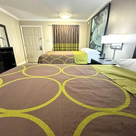 Super 8 By Wyndham Picayune-3