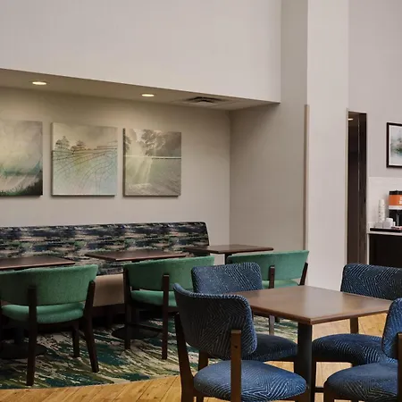 Hampton Inn Waynesboro-3