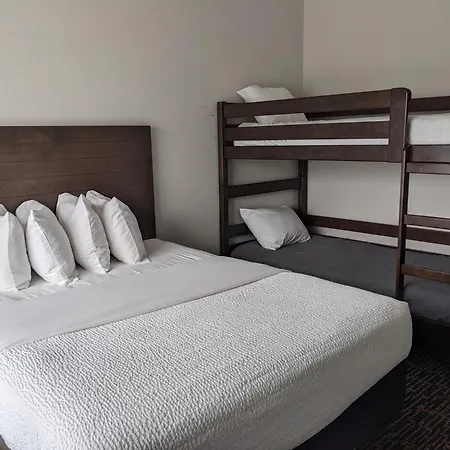 Gundersen Hotel & Suites-3