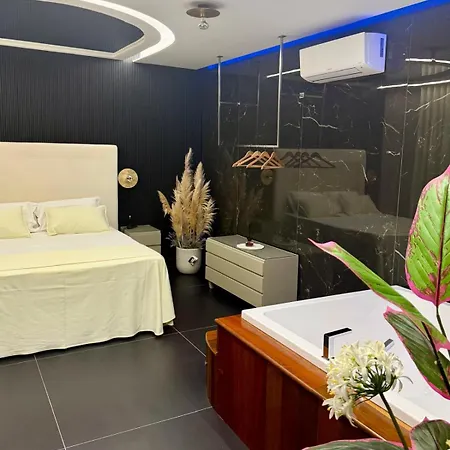 Hotel 2000-3