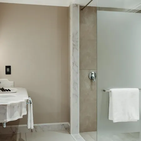 Pivot Hotel Montecasino-2