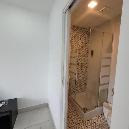 Ayz Silvela - Auto Check-In Property-3