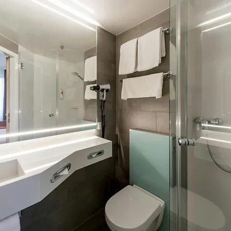 Hotel Magdeburg City Center By Leonardo Hotels-3