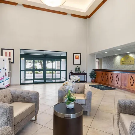 Wingate By Wyndham Destin-3