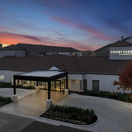 Courtyard By Marriott Waco-2