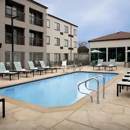Courtyard By Marriott Waco-3