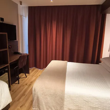 Hotel Canada-3