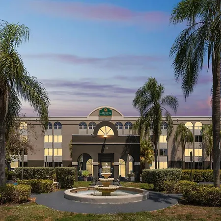 La Quinta By Wyndham Miami Lakes-2