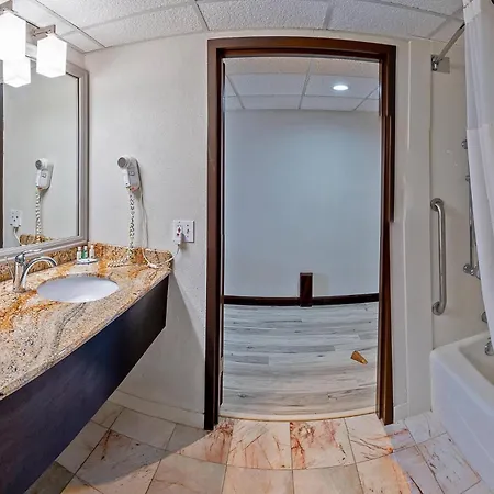 Quality Inn Milan-Sandusky-3